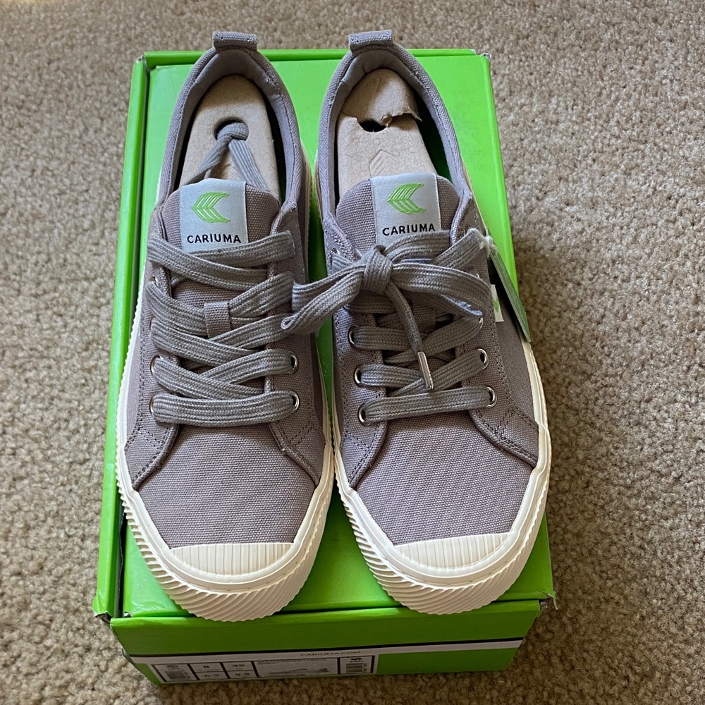 Cariuma OCA Low Mystic Grey Canvas Sneakers NWT